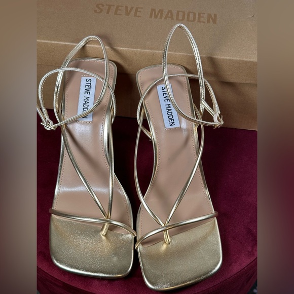 New Steve Madden Annie Heel in Champagne gold metallic strappy mid high open toe - Picture 8 of 8